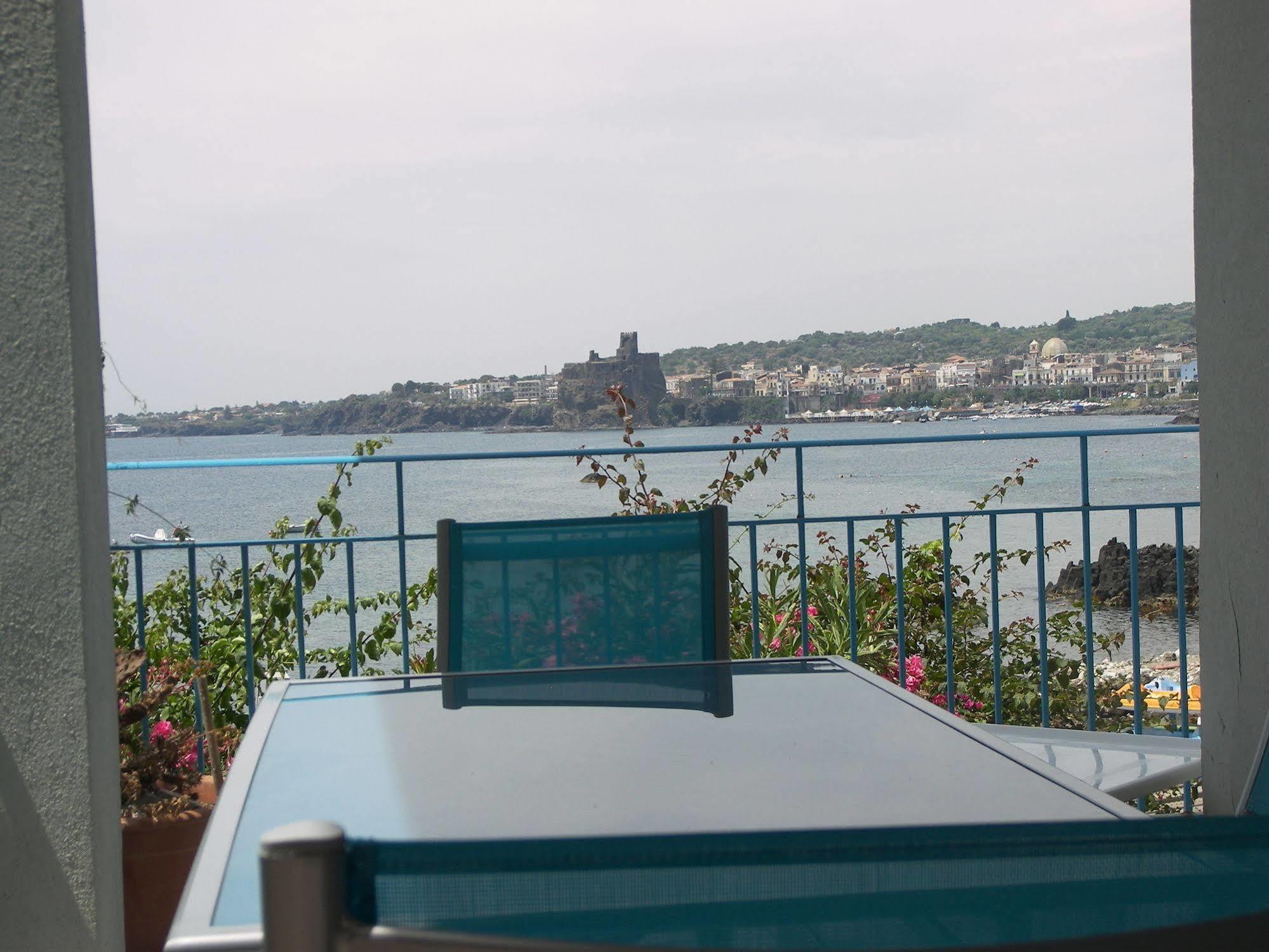 Oasis 3* Aci Castello